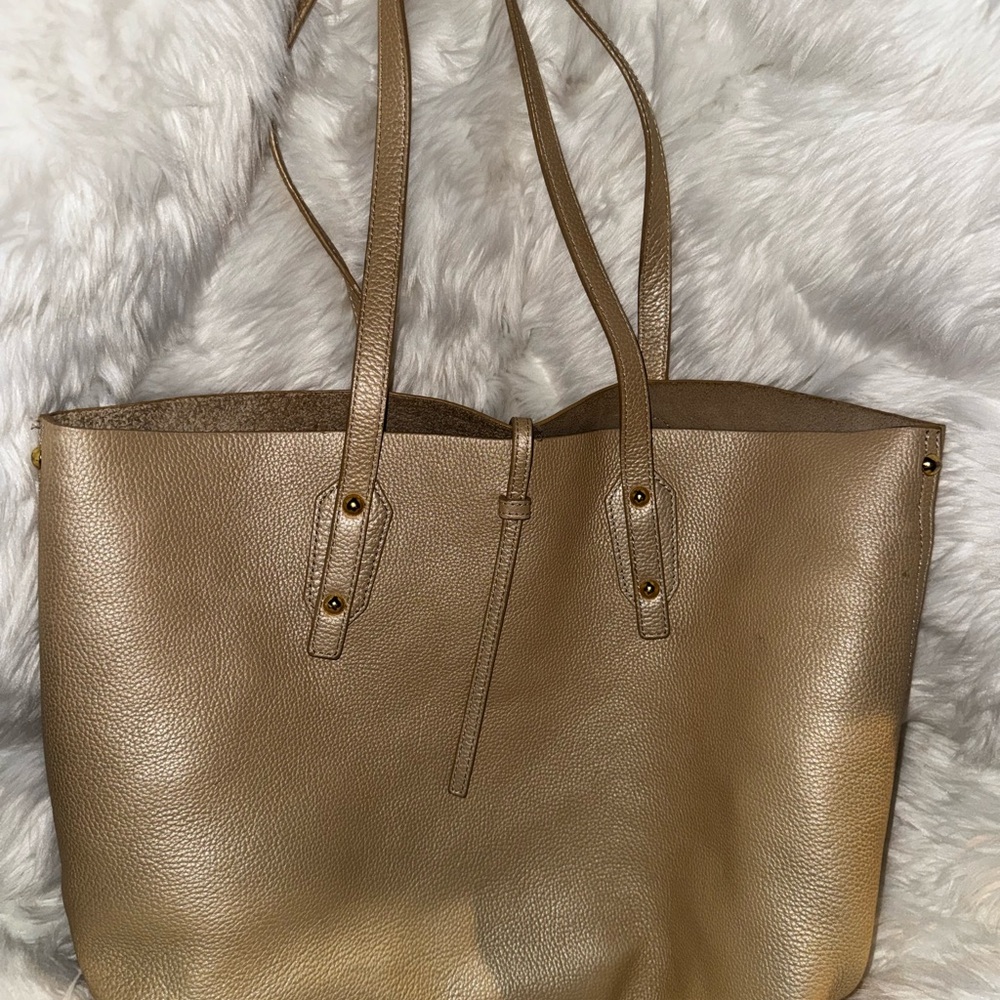 Elegant Tan Leather Tote Bag